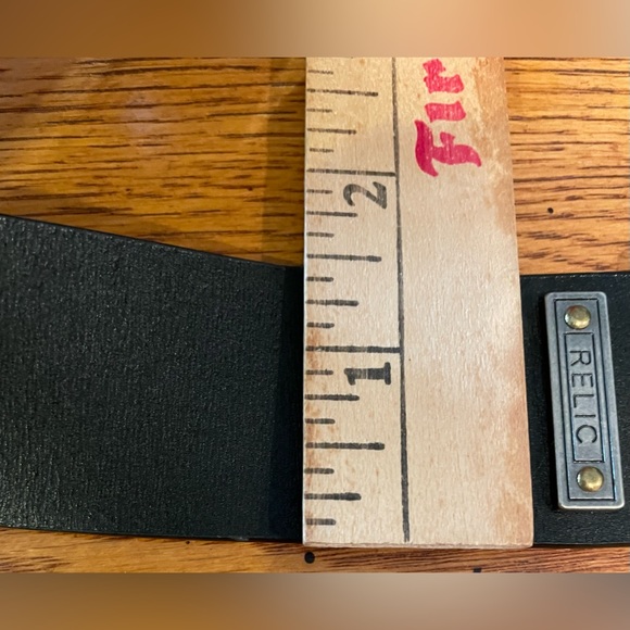 EUC Relic Black Leather belt, size 40, silver colored hardware - Picture 5 of 5